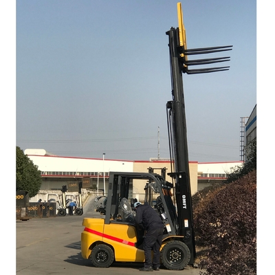 1.5 Ton Counterbalanced Diesel Forklift Truck with Tcm Technology and Isuzu C240 Engine