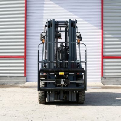 2.5 Ton Diesel Forklift Truck with Ce ISO SGS Certification Tyre Pneumatic or Solid