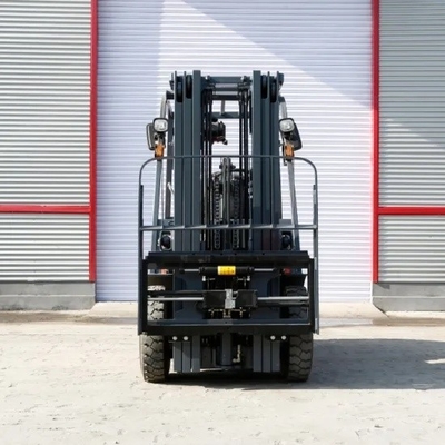 2.5 Ton Diesel Forklift with Isuzu Diesel Engine and Pneumatic/Solid Tyres 1070mm Fork