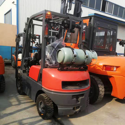 Gasoline Forklift Carretilla Elevadora 2ton LPG Forklift with Japanese Engine and Clamps