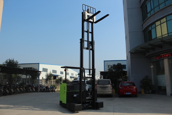 Loading/Unloading Performance Electric Reach Truck Forklift with 7/8km/H Travel Speed