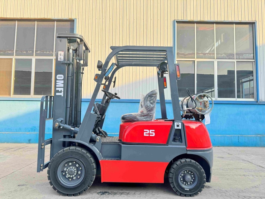 Fuel Gasoline and Natural Gas 2.5tons Lp Gas Forklift with Japan Nissan Engnine